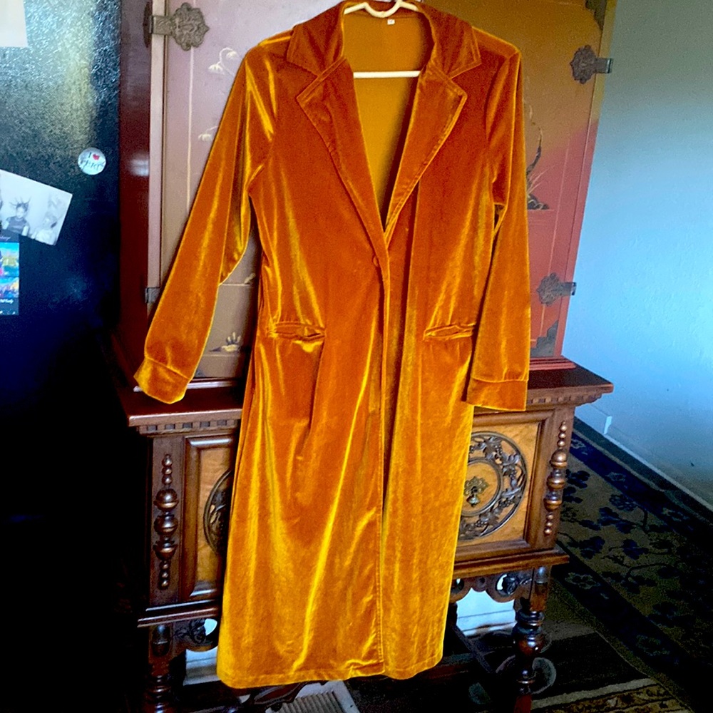 Very Cool Velvet Gold Coat-M